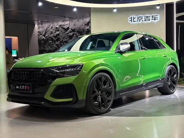 AUDI RS Q8
