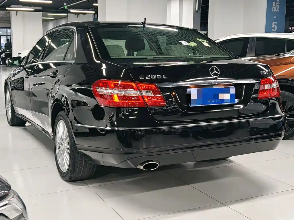 Mercedes-Benz E-Class E 2011 E 200 L CGI