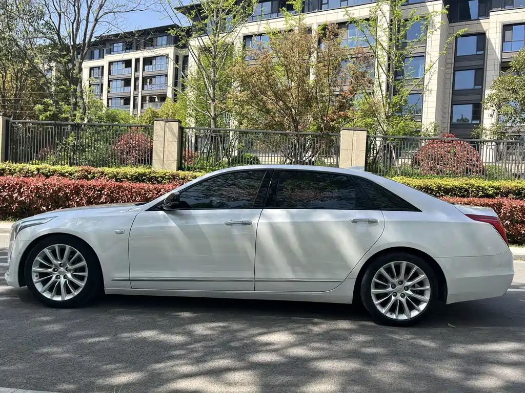 Cadillac CT6 — миниатюра 9