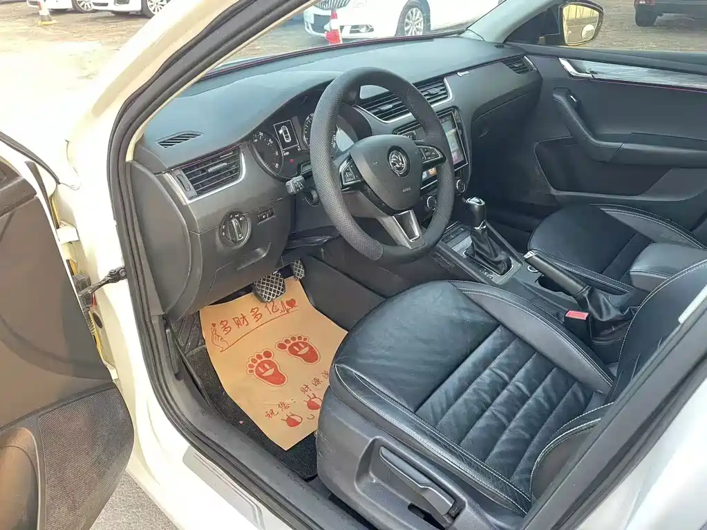 Skoda Octavia — миниатюра 7
