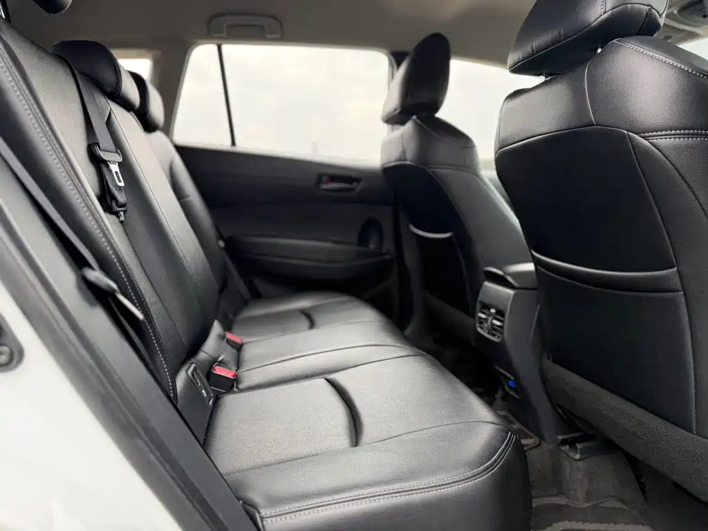 Toyota Corolla Cross — миниатюра 13