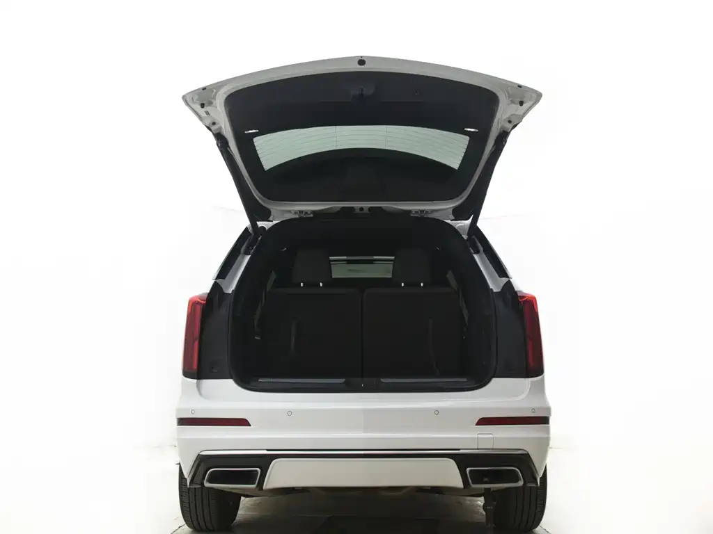 Cadillac XT6 2020 28T мест