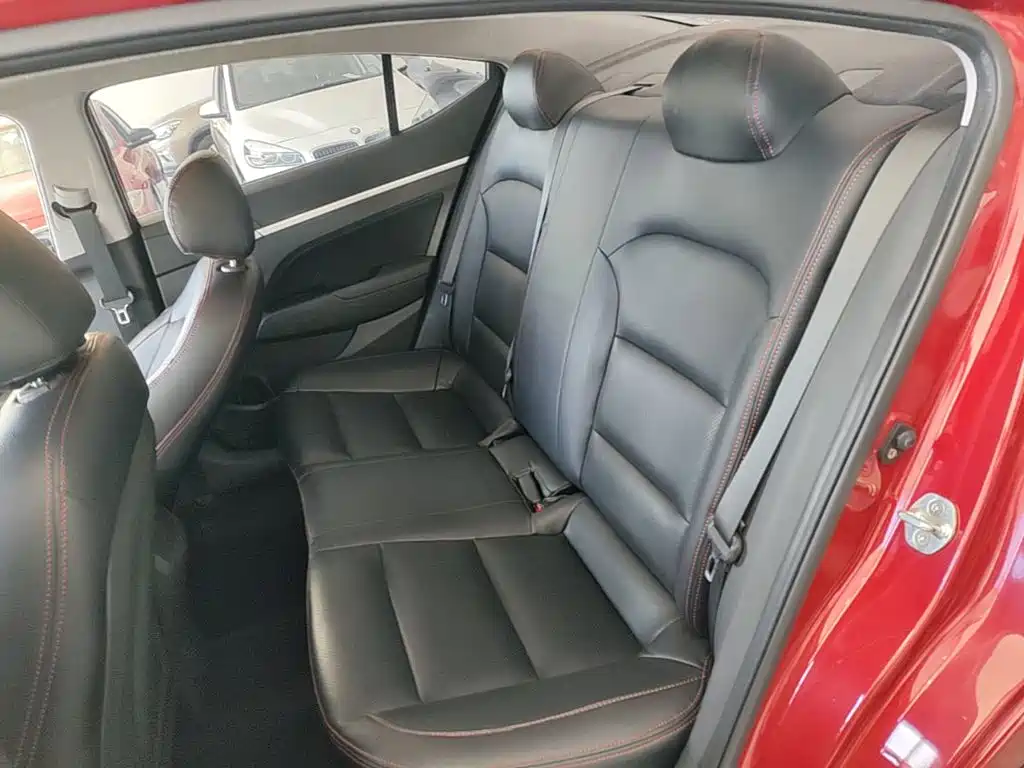 Hyundai Elantra — миниатюра 17