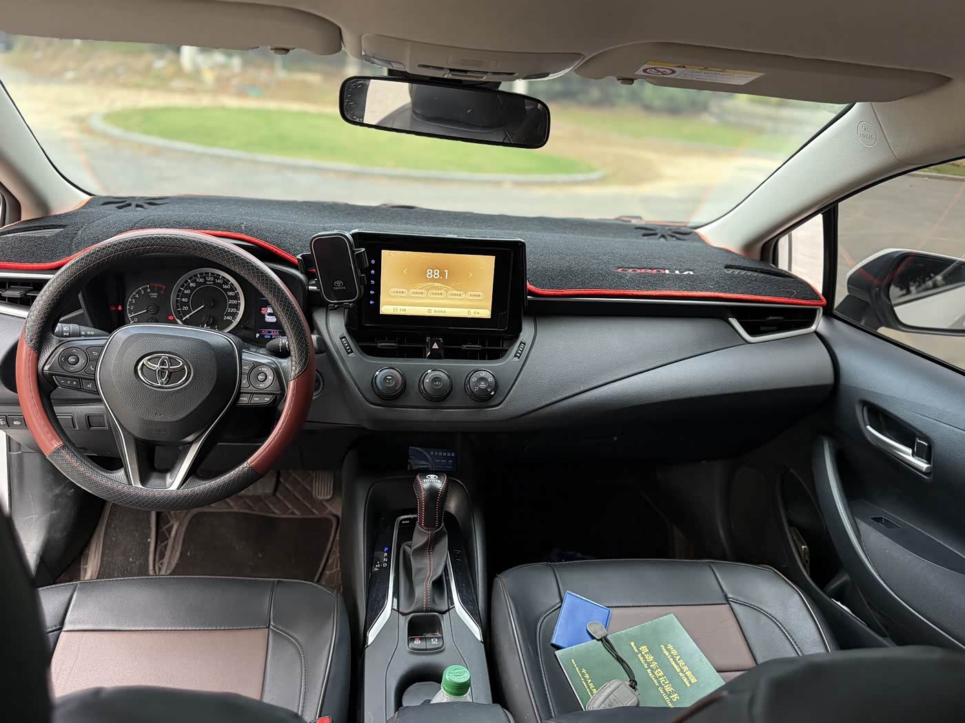 Toyota Corolla 1.2 л 2024 г. Белый, пробег 30000 км