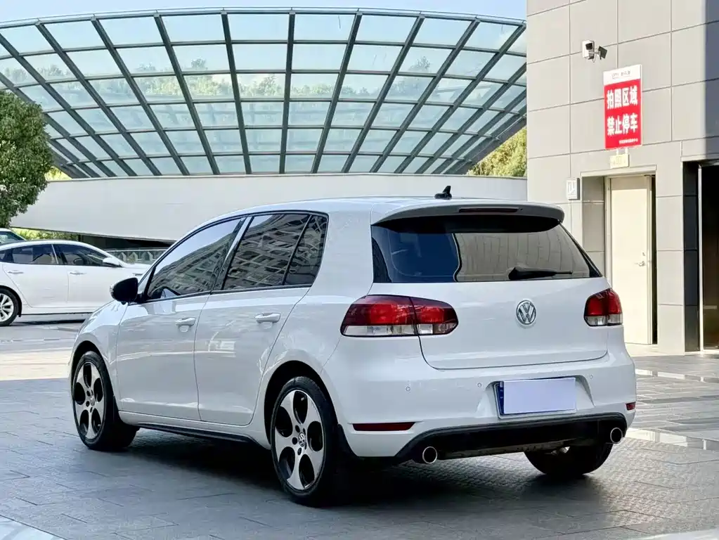 Volkswagen Golf GTI — миниатюра 7