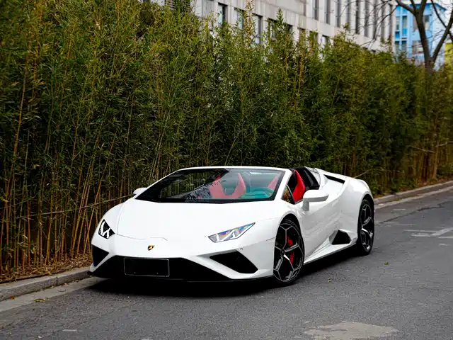 LAMBORGHINI HURACÁN