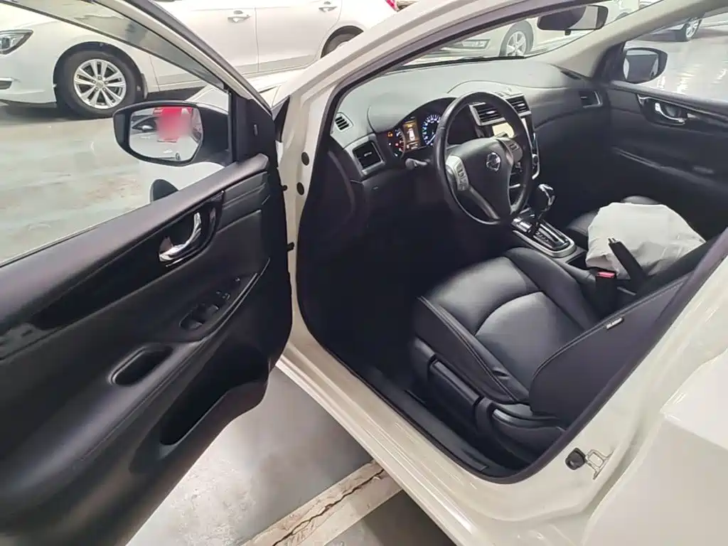 Nissan Tiida — миниатюра 16