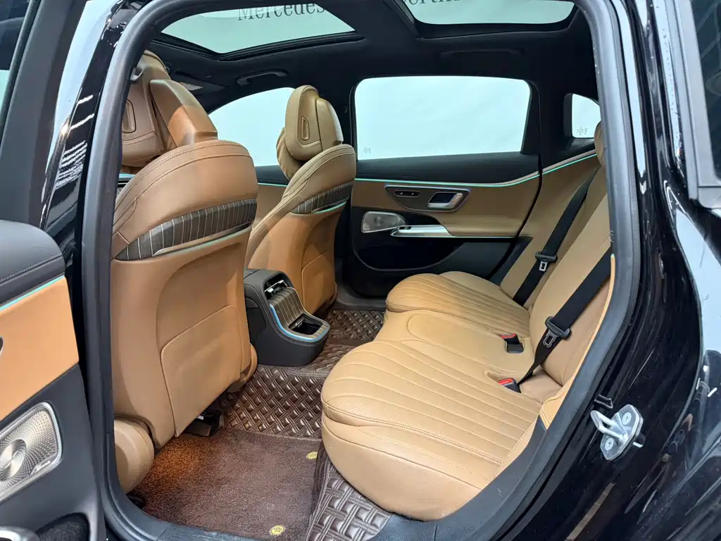 Mercedes-Benz E-Class — миниатюра 14