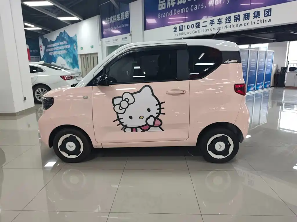 Заказать Wuling MINIEV 2021 года за 642 592 ₽  из Китая
