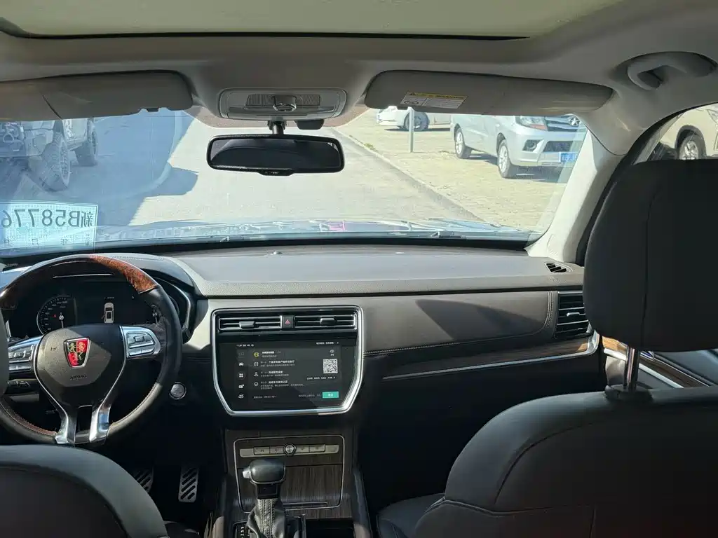 Roewe RX8 — миниатюра 4