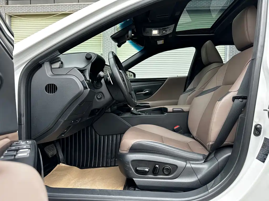 Lexus ES — миниатюра 4