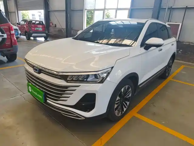 2024 Bestune T77