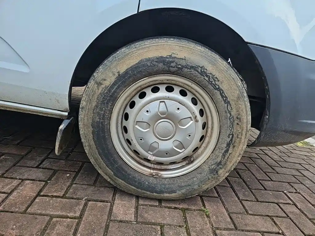 Ford Transit — миниатюра 8