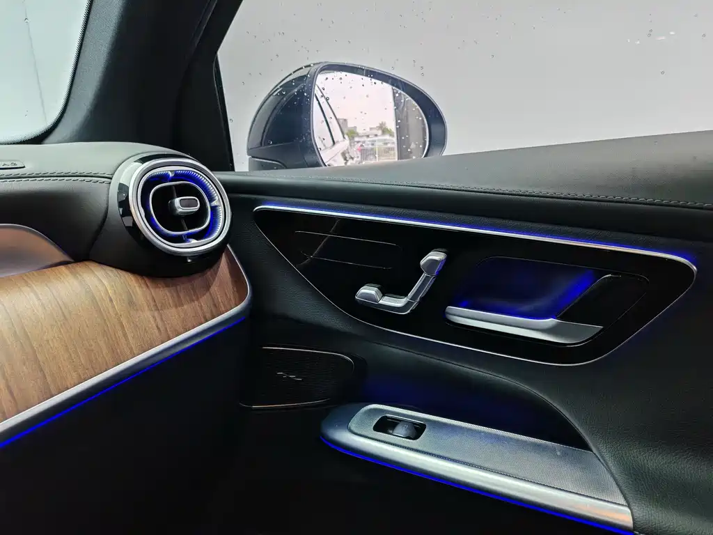 Mercedes-Benz GLC — миниатюра 16