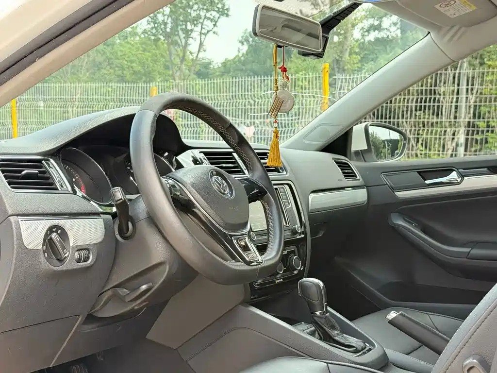 Volkswagen Sagitar — миниатюра 9