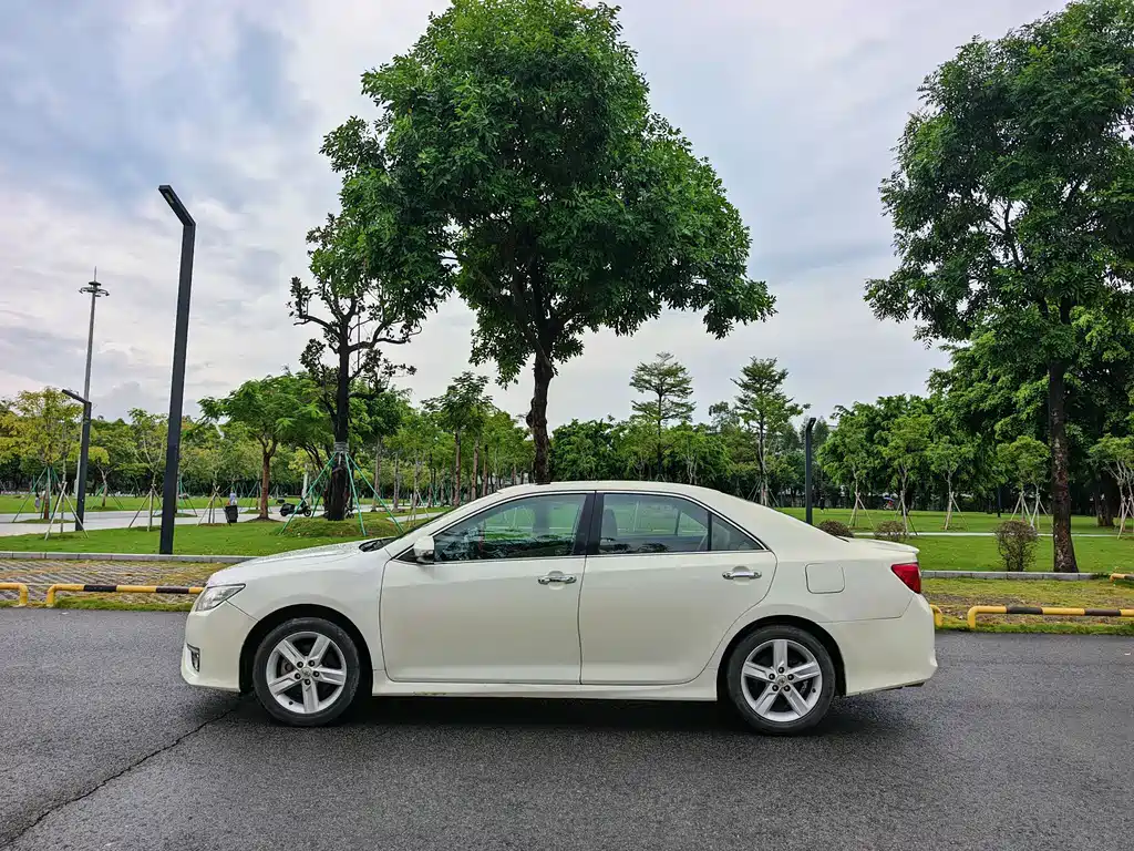 Toyota Camry — миниатюра 7