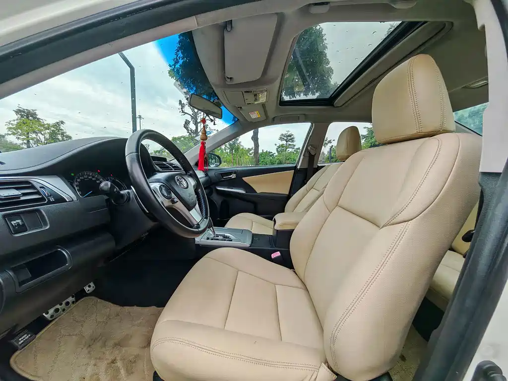 Toyota Camry — миниатюра 16