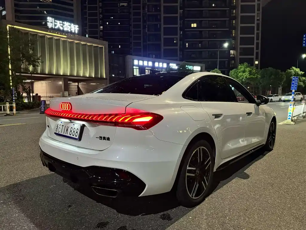 Audi A5L — миниатюра 9
