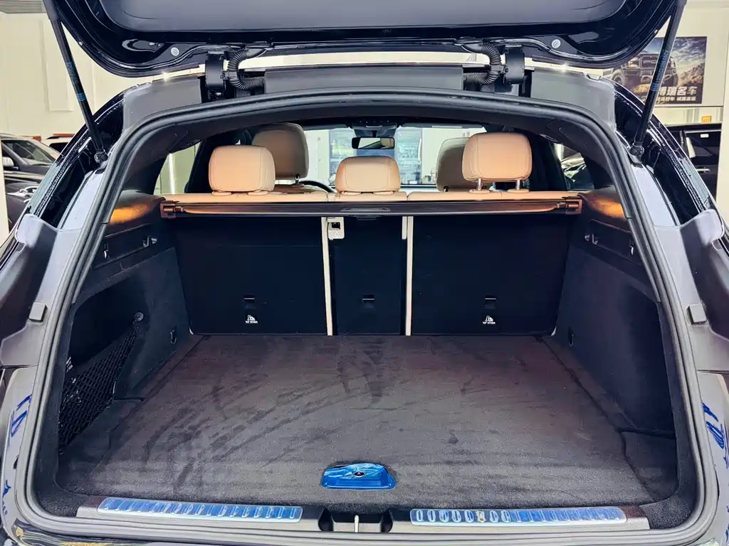 Mercedes-Benz EQC — миниатюра 14