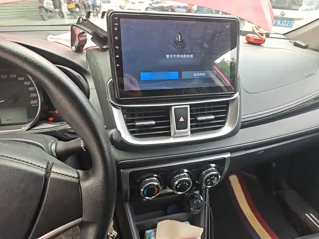 Toyota Yaris L — миниатюра 6