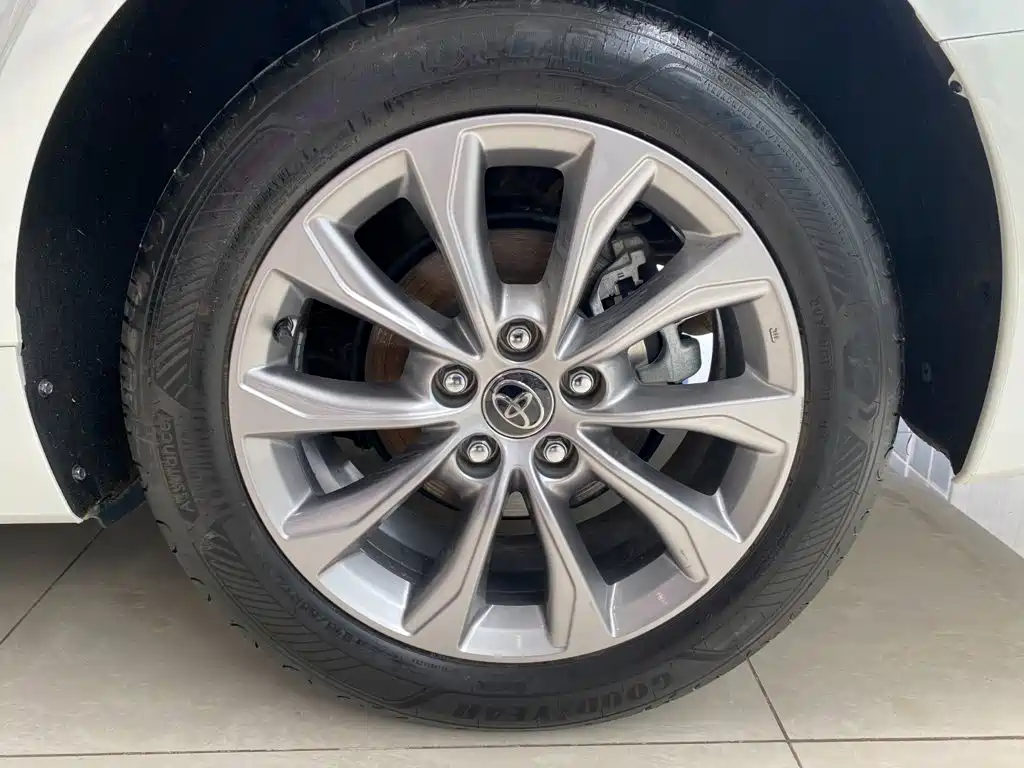 Toyota Avalon — миниатюра 18