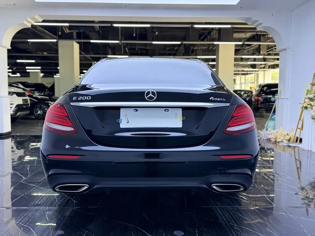 Mercedes-Benz E-Class — миниатюра 14