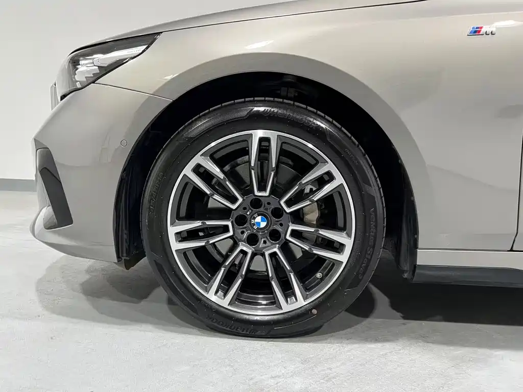 BMW 5 Series 5 2024 530Li Lead M Sport