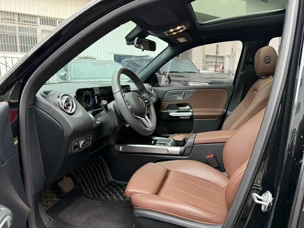 Mercedes-Benz GLB — миниатюра 13