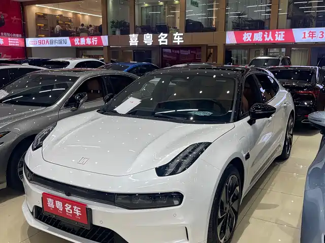 2022 Zeekr 001