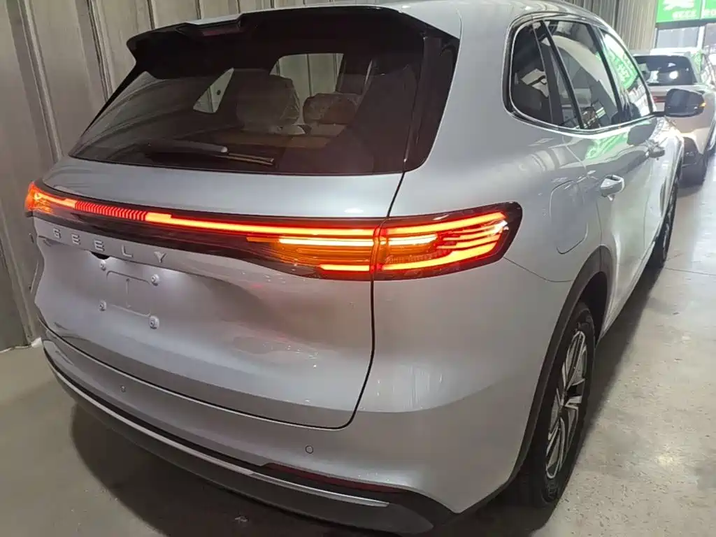 Geely Galaxy Galaxy 7 7 2025 120km +