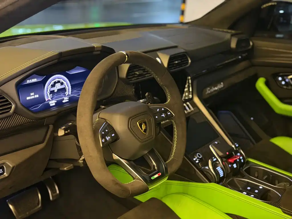 Lamborghini Urus — миниатюра 8