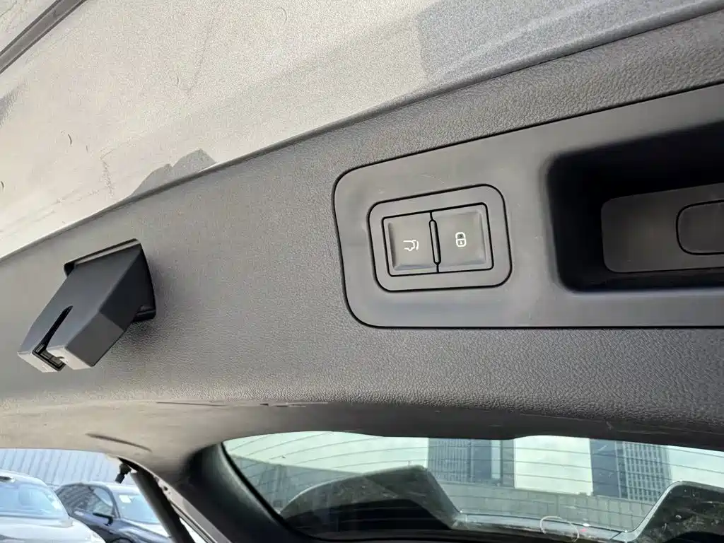 BYD L DM-i — миниатюра 18