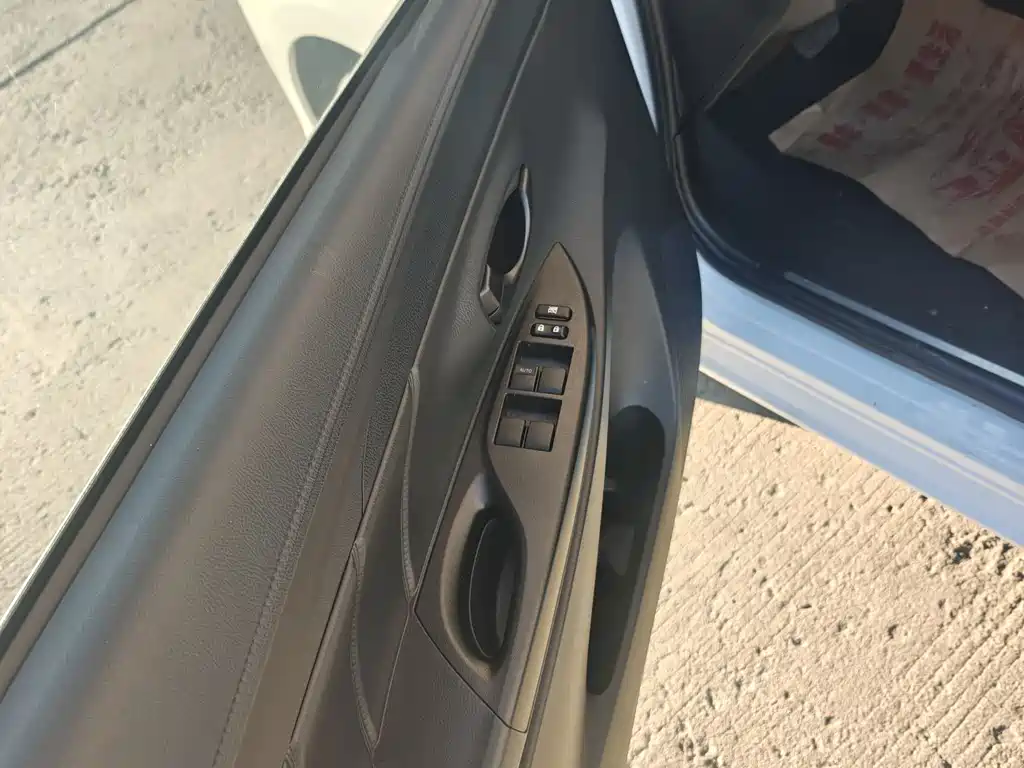 TOYOTA YARIS L ZHIXUAN