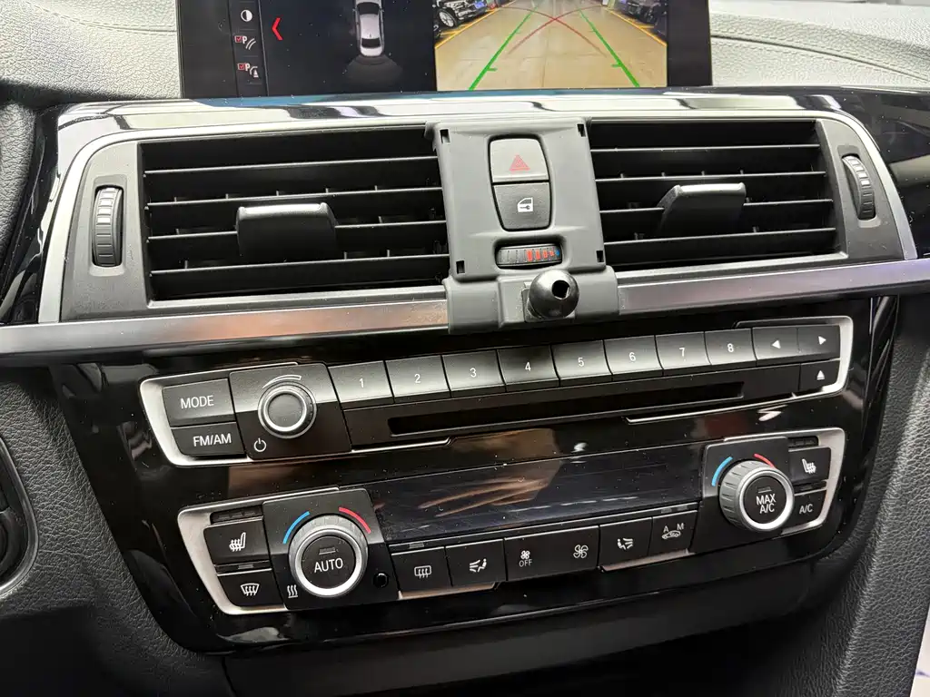 BMW 3 Series — миниатюра 11