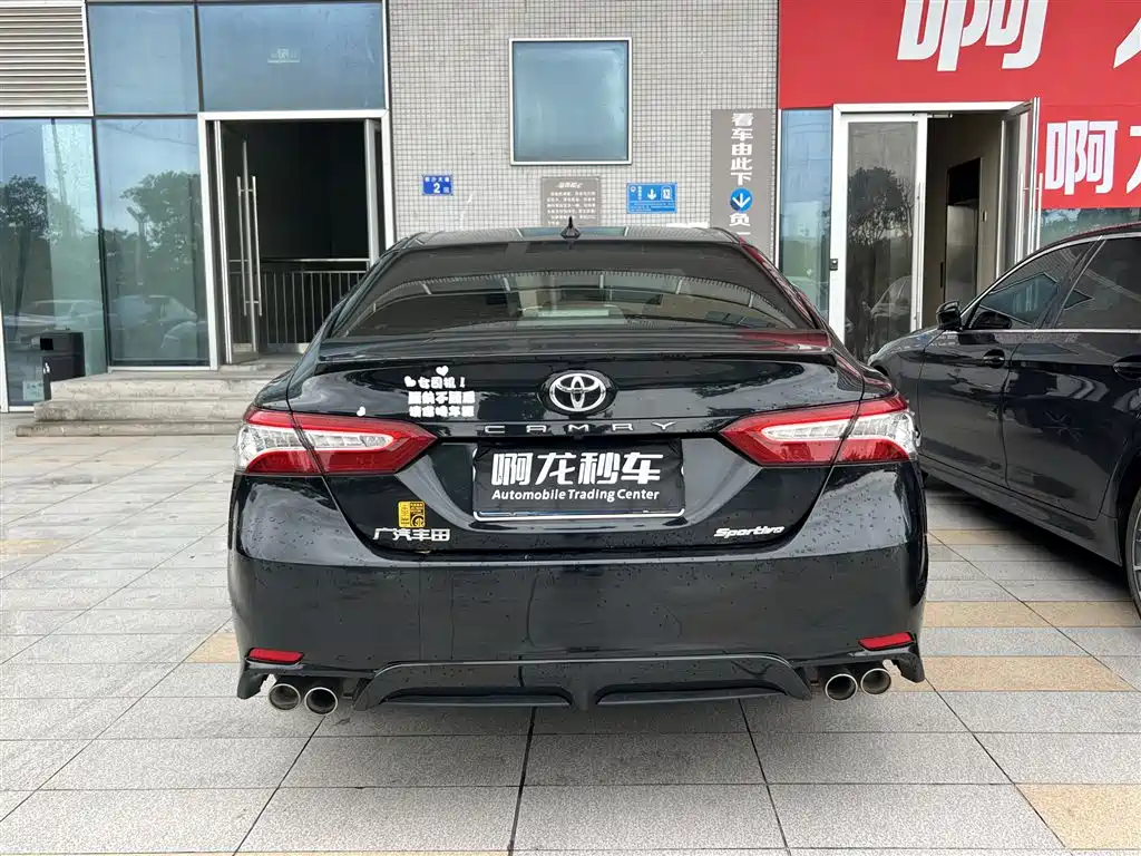 Toyota Camry — миниатюра 8