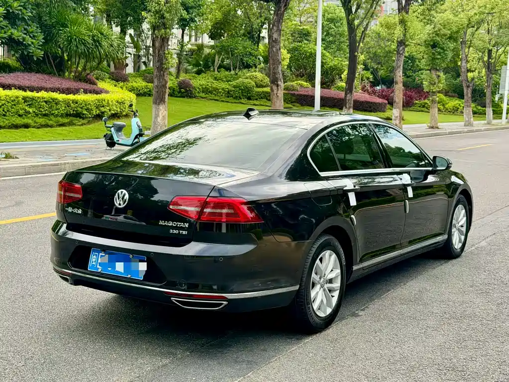 Volkswagen Magotan 2017 330TSI DSG Lead