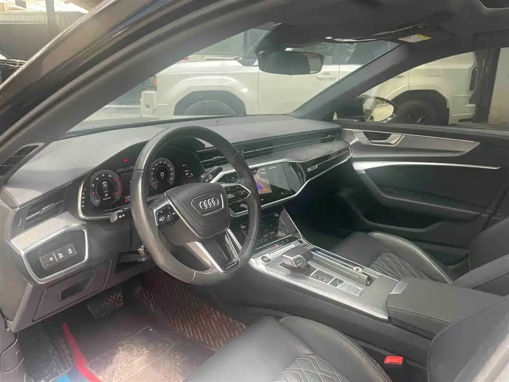 Audi A6L 2023 40 TFSI Luxury