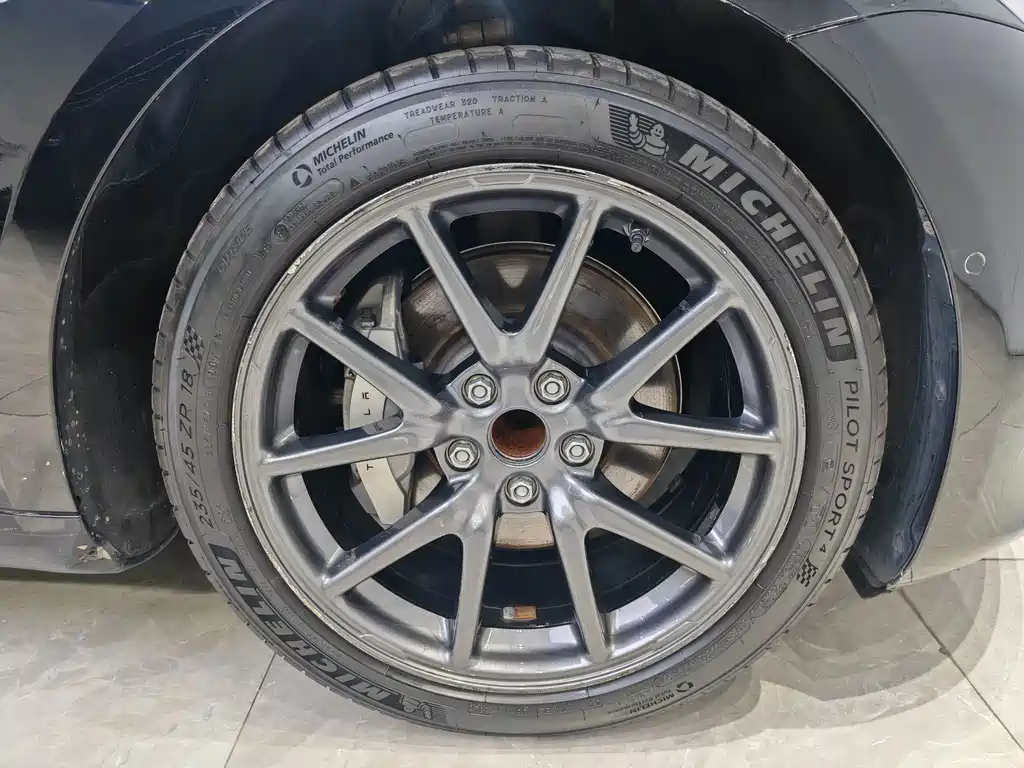 Tesla Model 3 — миниатюра 12
