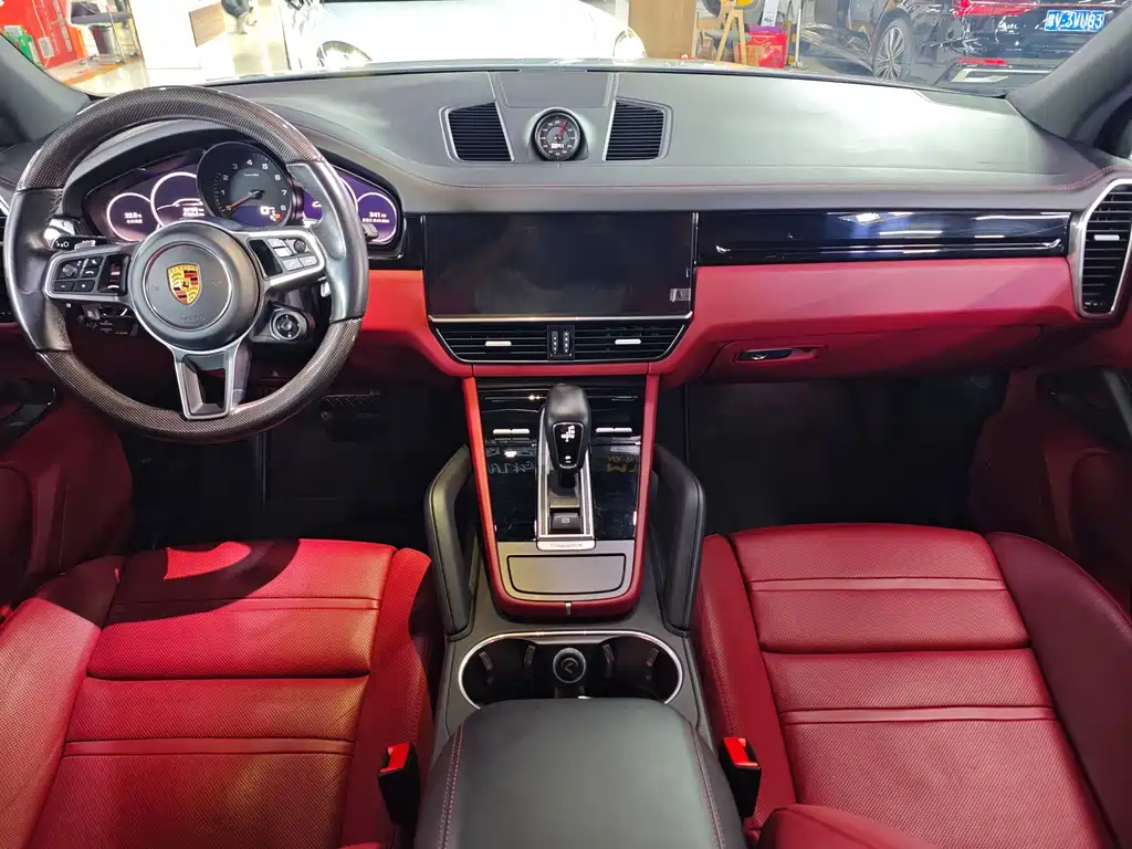 Porsche Cayenne — миниатюра 15
