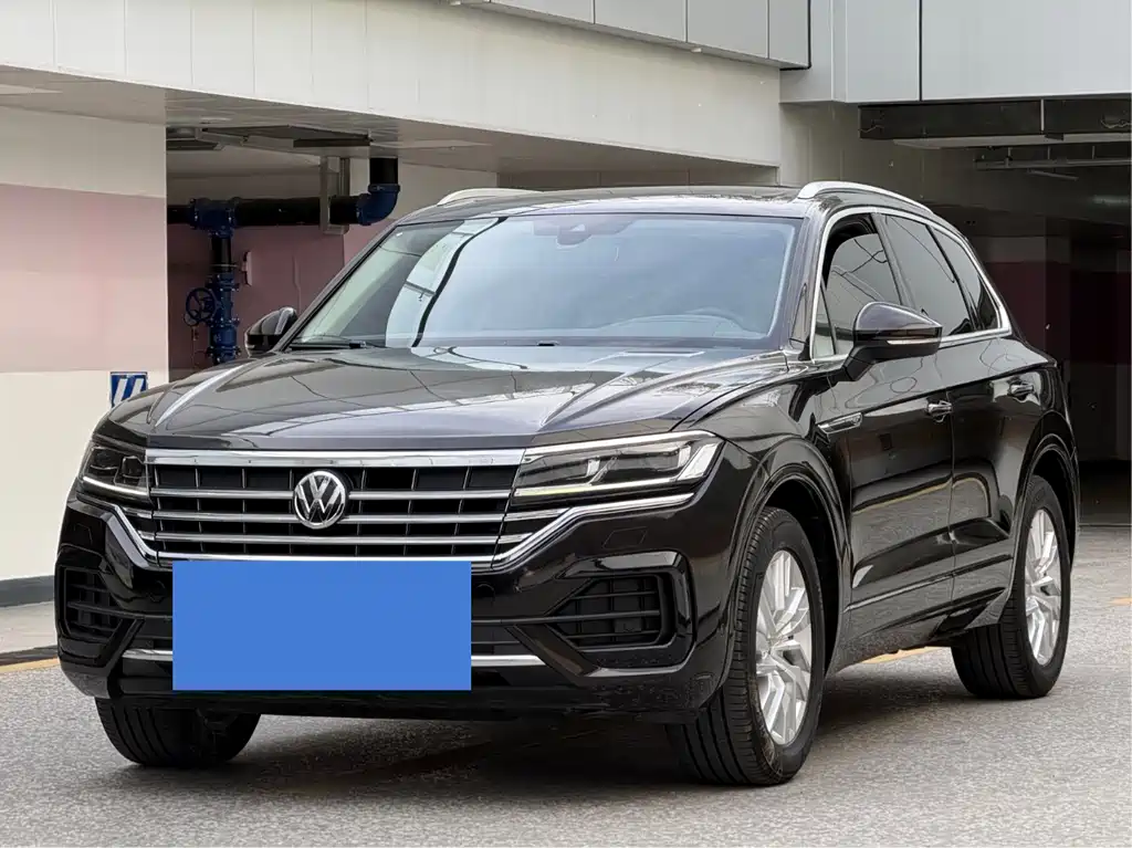 Купить Volkswagen Touareg
