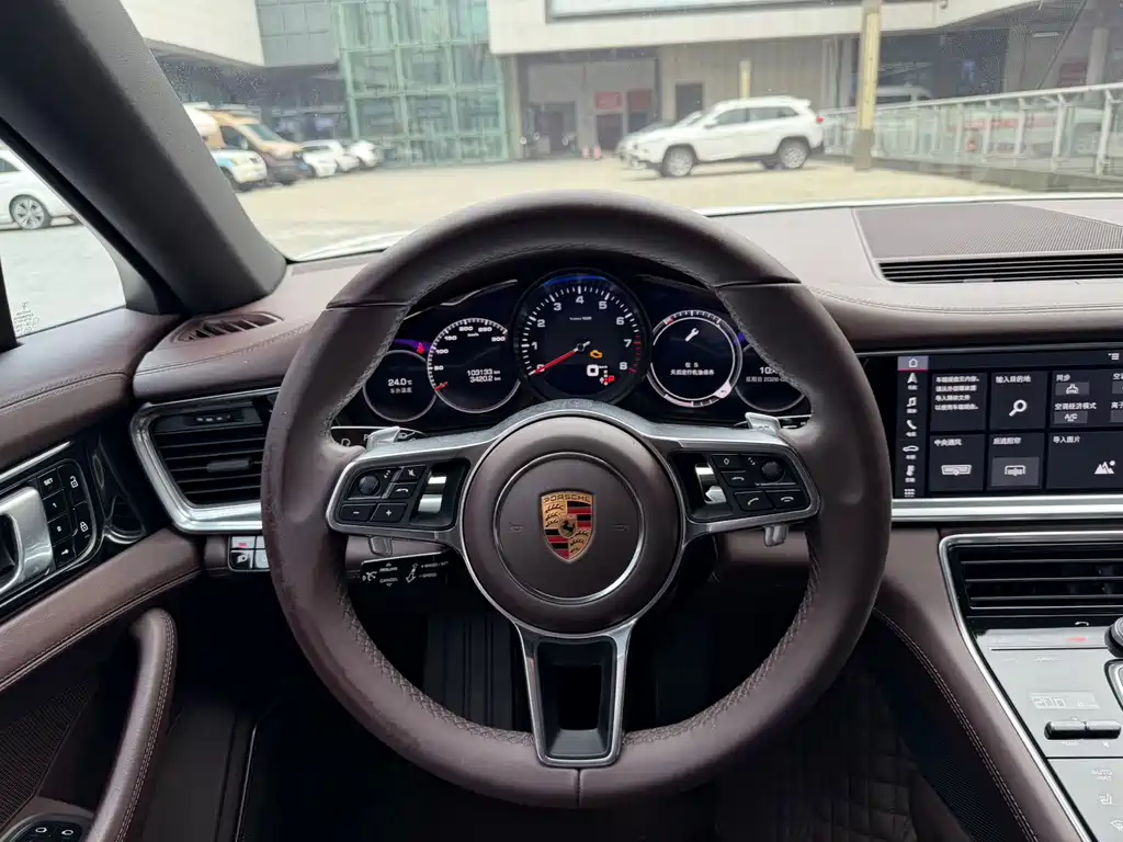 Porsche Panamera — миниатюра 12