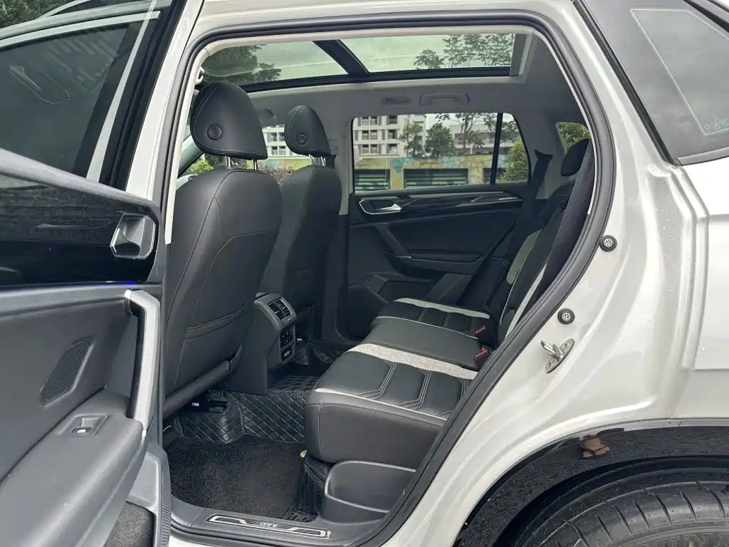 Volkswagen Tayron GTE — миниатюра 7