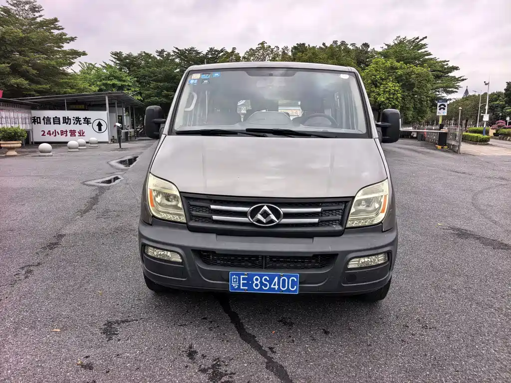 MAXUS V80 — миниатюра 2