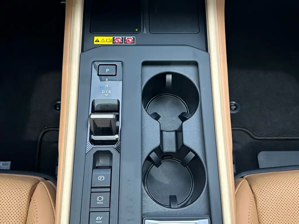 Lexus ES — миниатюра 11