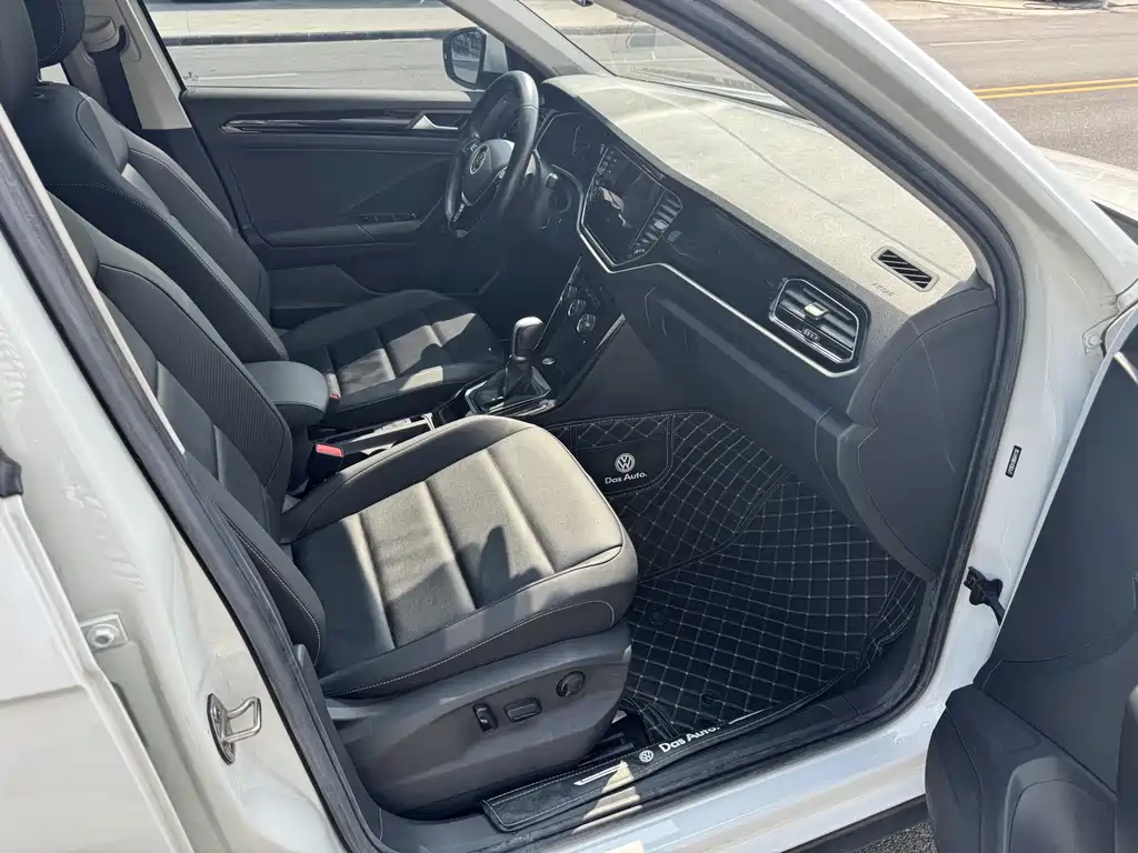 Volkswagen T-Roc 2022 — фото 11