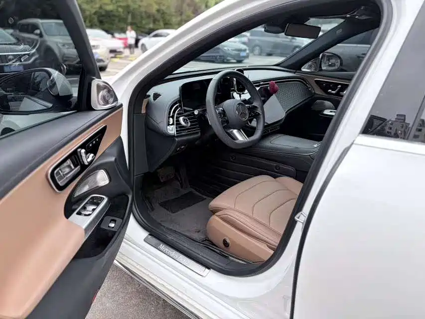 Mercedes-Benz E-Class — миниатюра 8