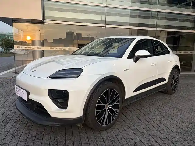 PORSCHE MACAN NEW ENERGY 2025