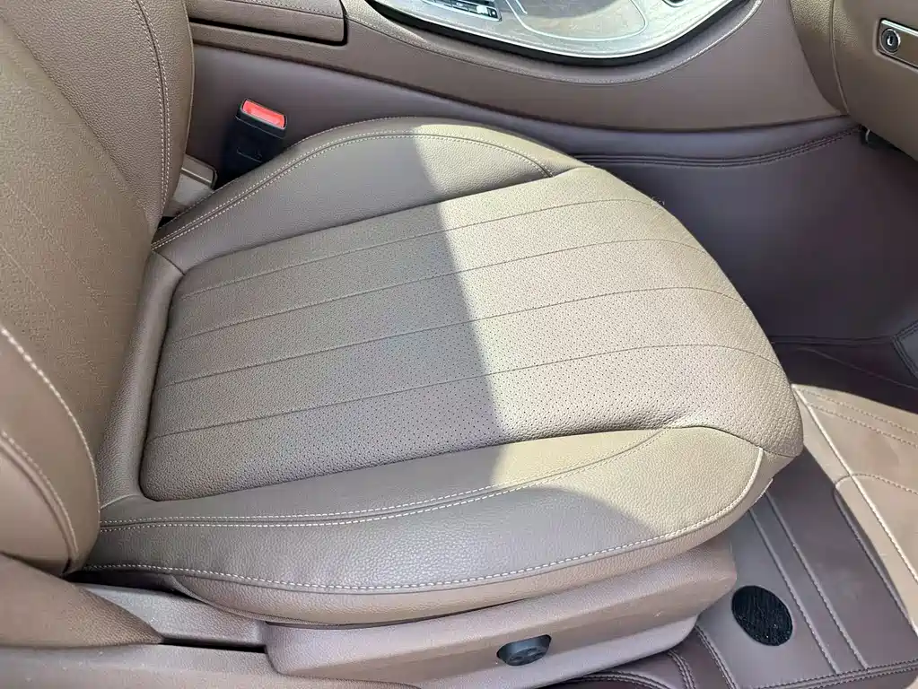 Mercedes-Benz E-Class — миниатюра 28