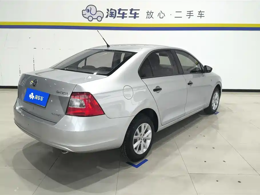 Skoda Rapid 2015 1.4L MT