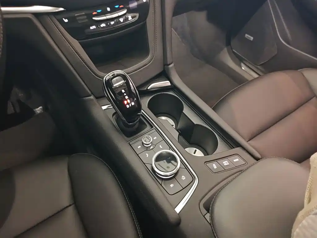 Cadillac XT5 — миниатюра 14